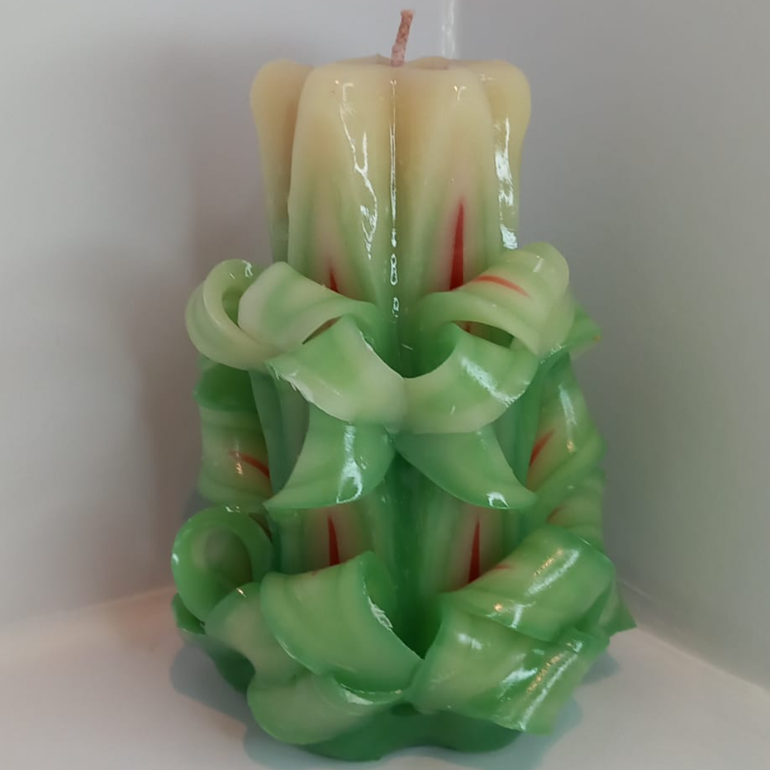 Handgeschnitzte Kerze